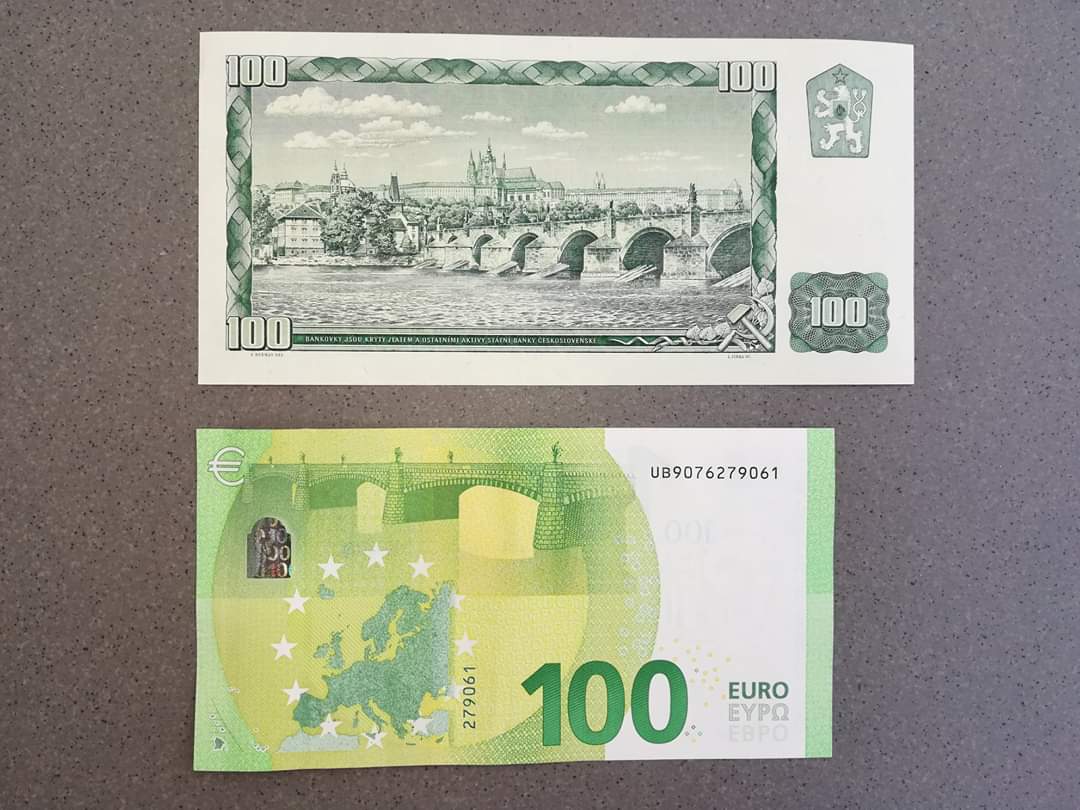 100 korun vs 100 E back